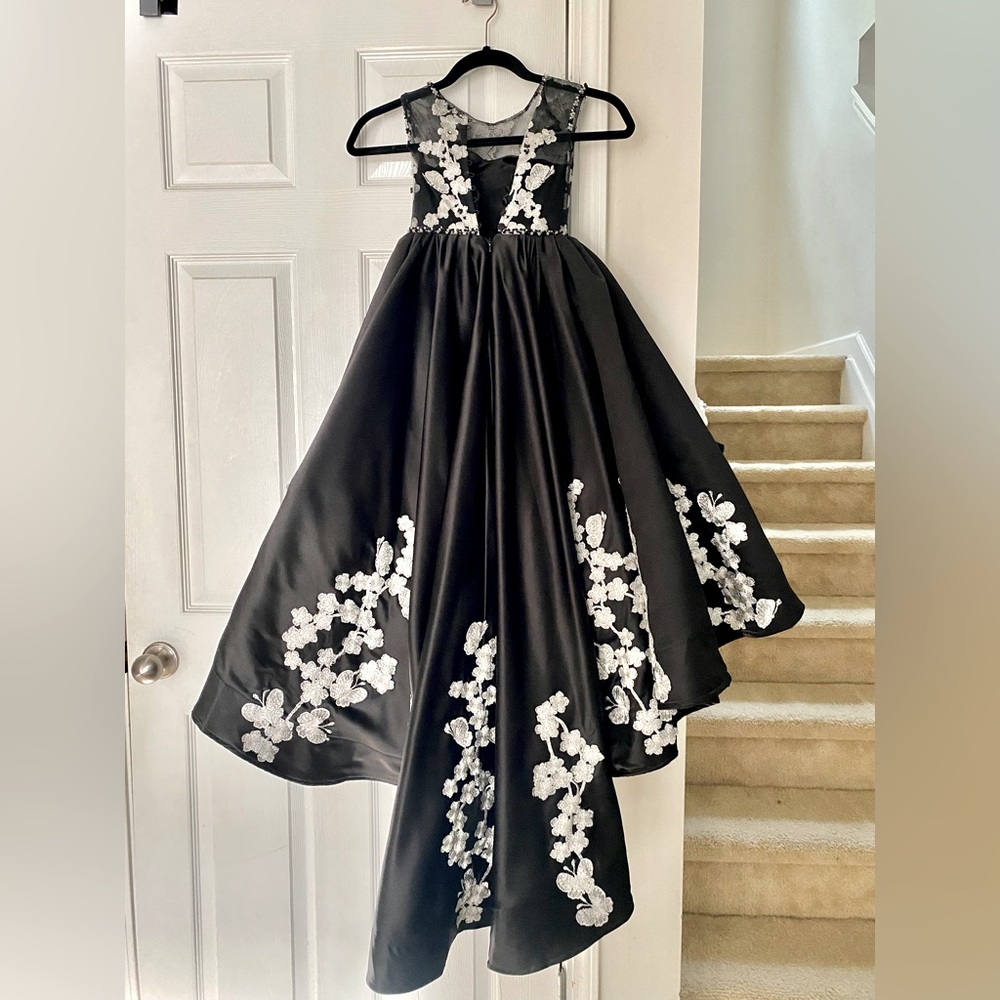 Dress - Picture 2 of 5